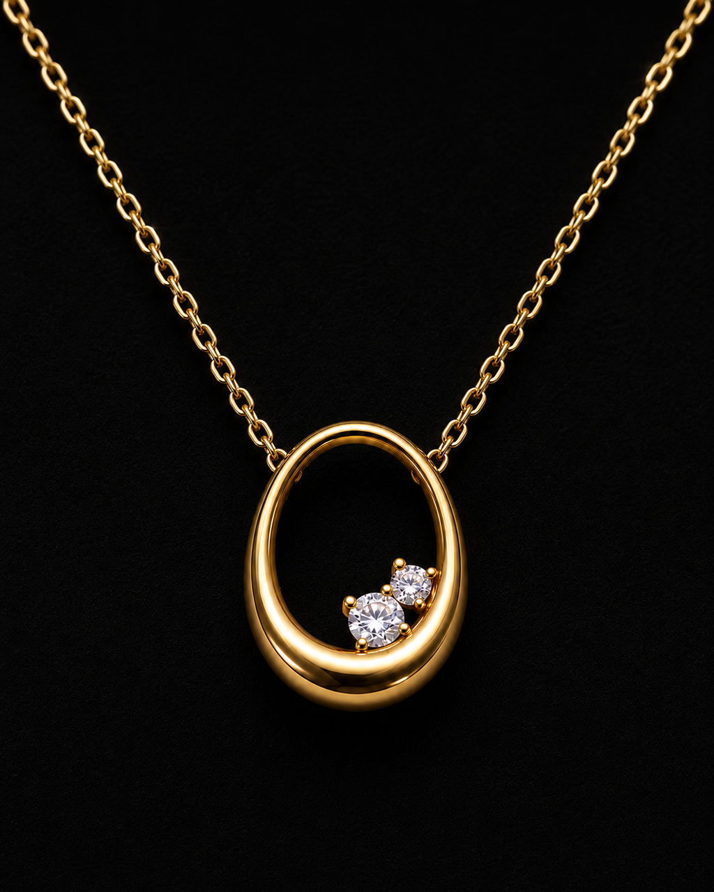 Oval Necklace with Shimmering Crystal