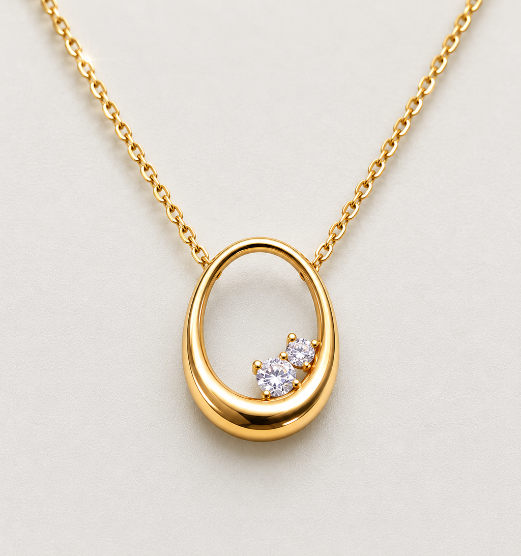 Oval Necklace with Shimmering Crystal