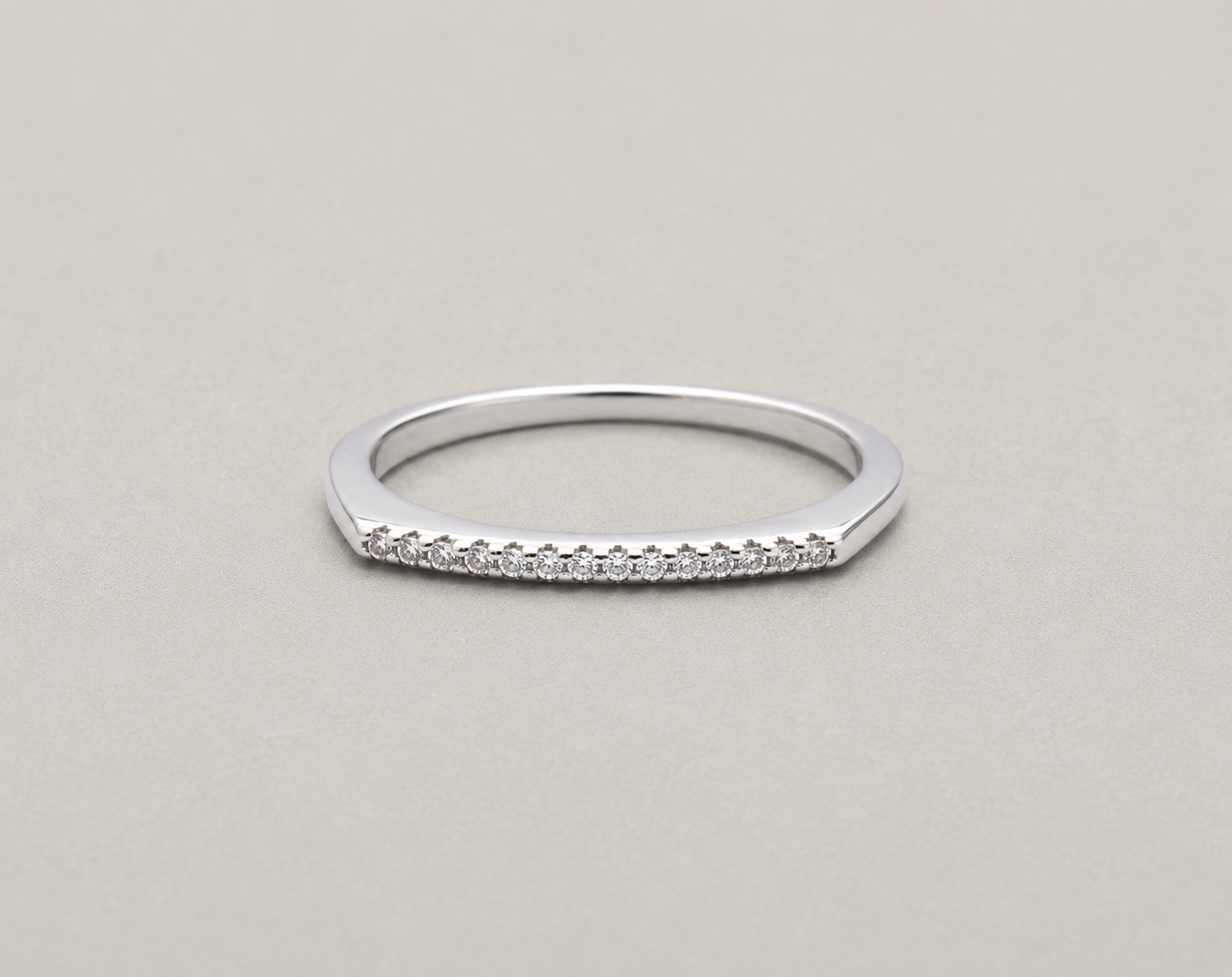 Silver Knife-Edge Pavé Ring