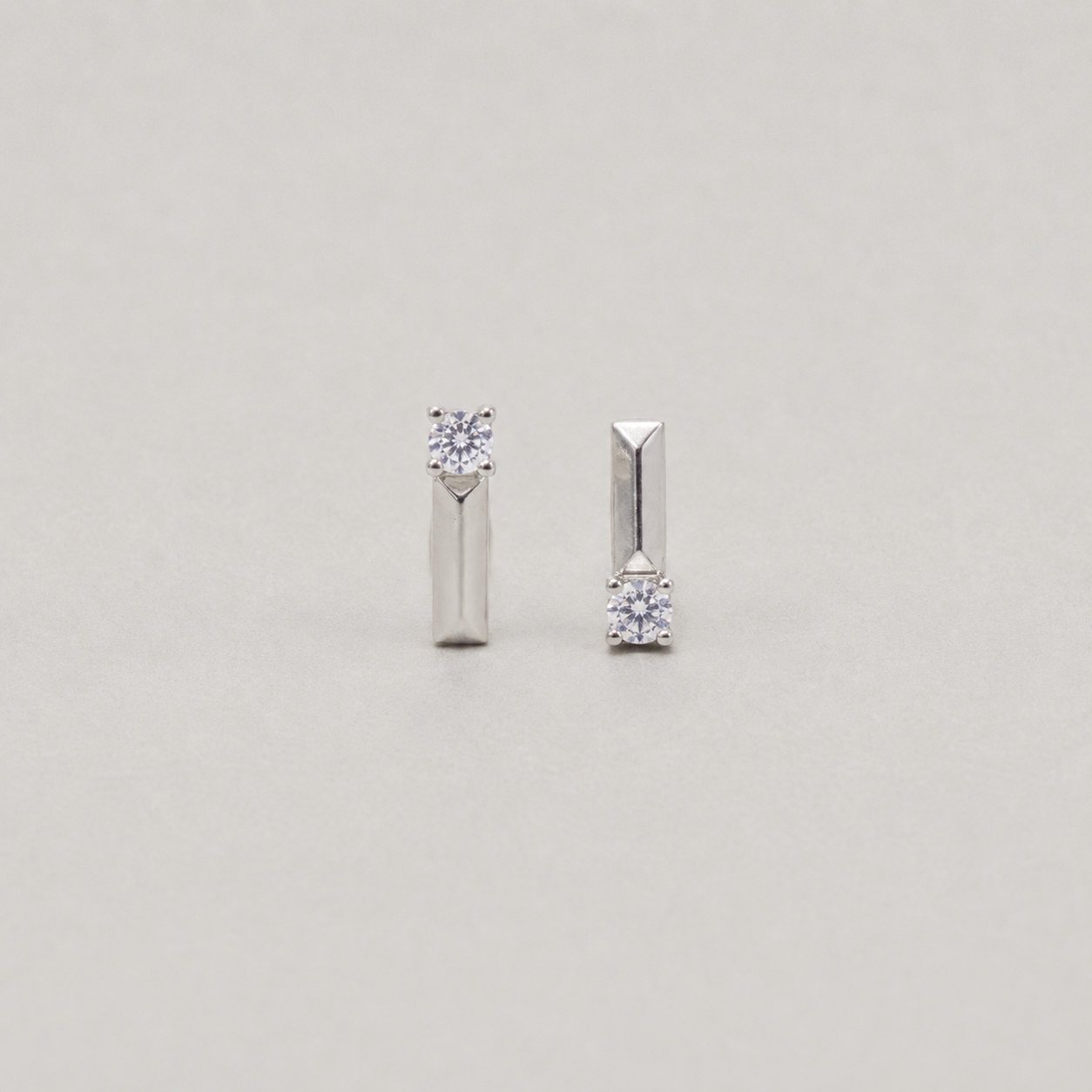 Minimalist S925 Sterling Silver Polished L-Shape Stud Earrings with Solitaire Crystal Accent