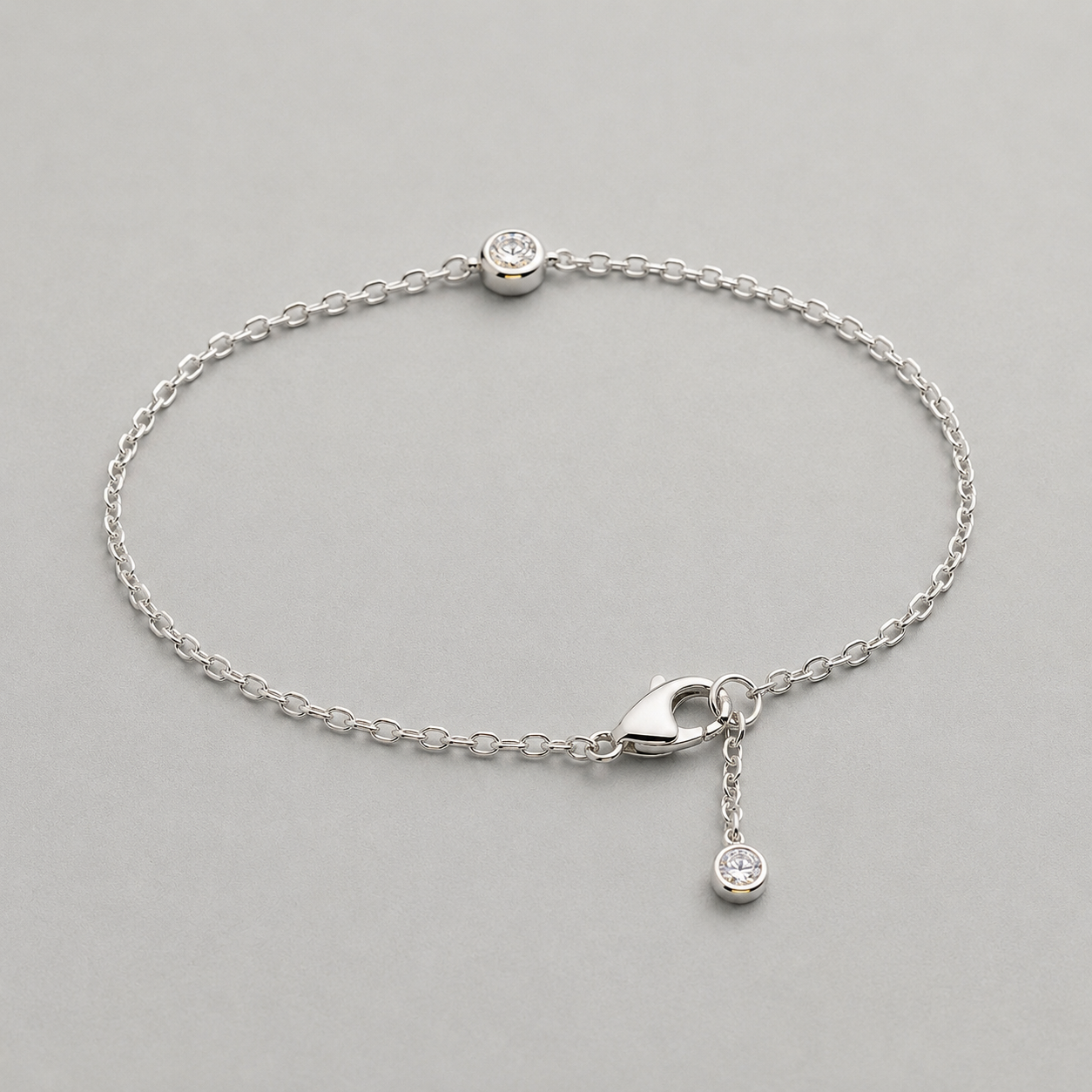 Modern Bezel-Set Silver Chain bracelet