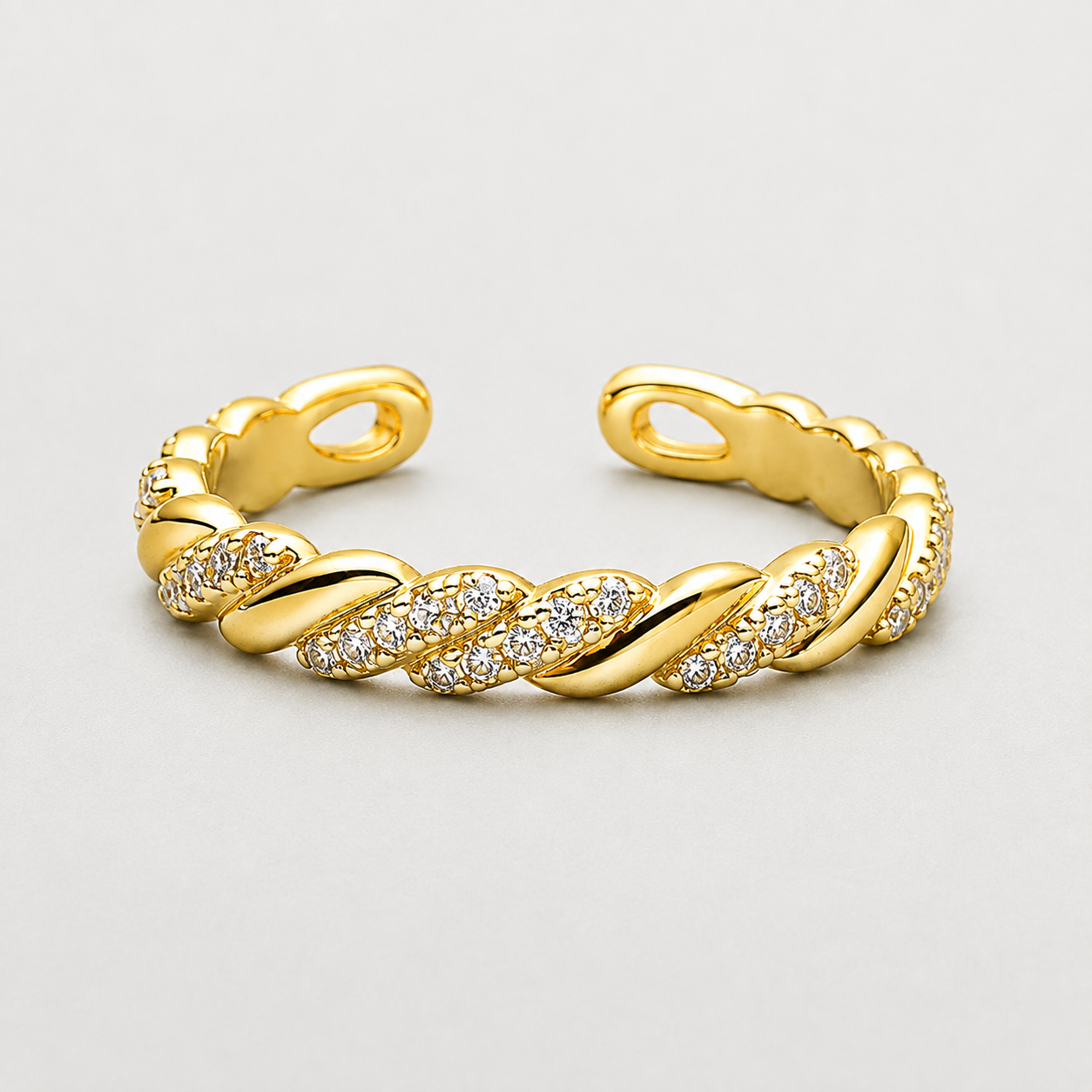 Integrated Crystal Twisted Gold Ring