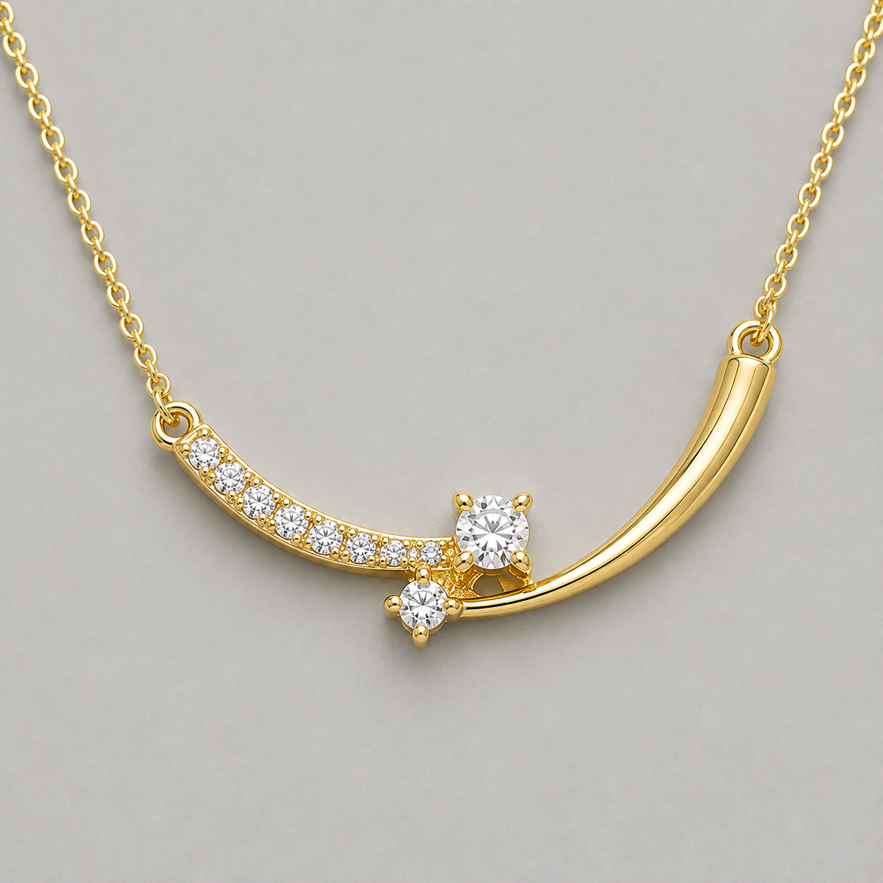 Shimmering Brilliant-Cut Star Pendant