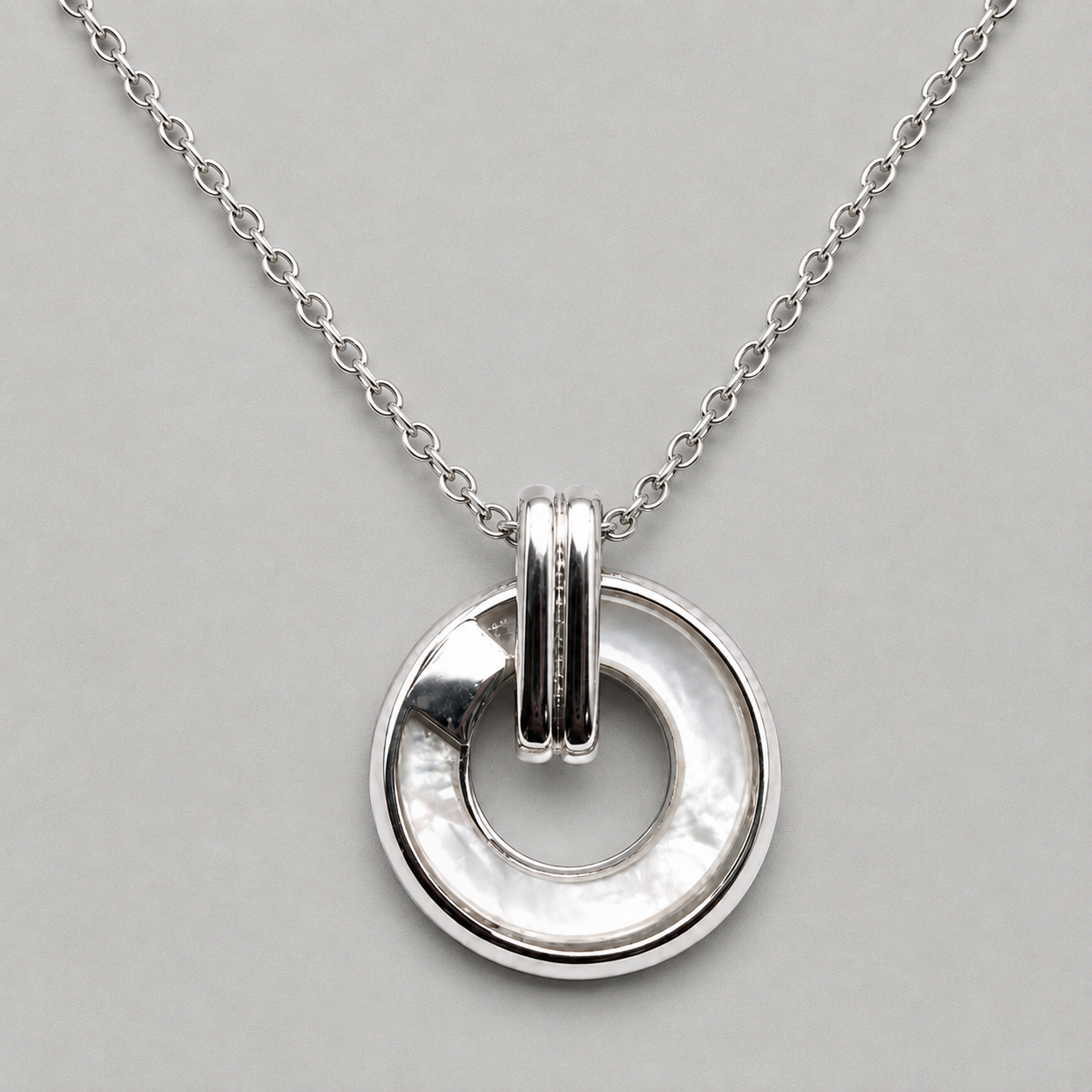 Round Circle Pendant Necklace for Women