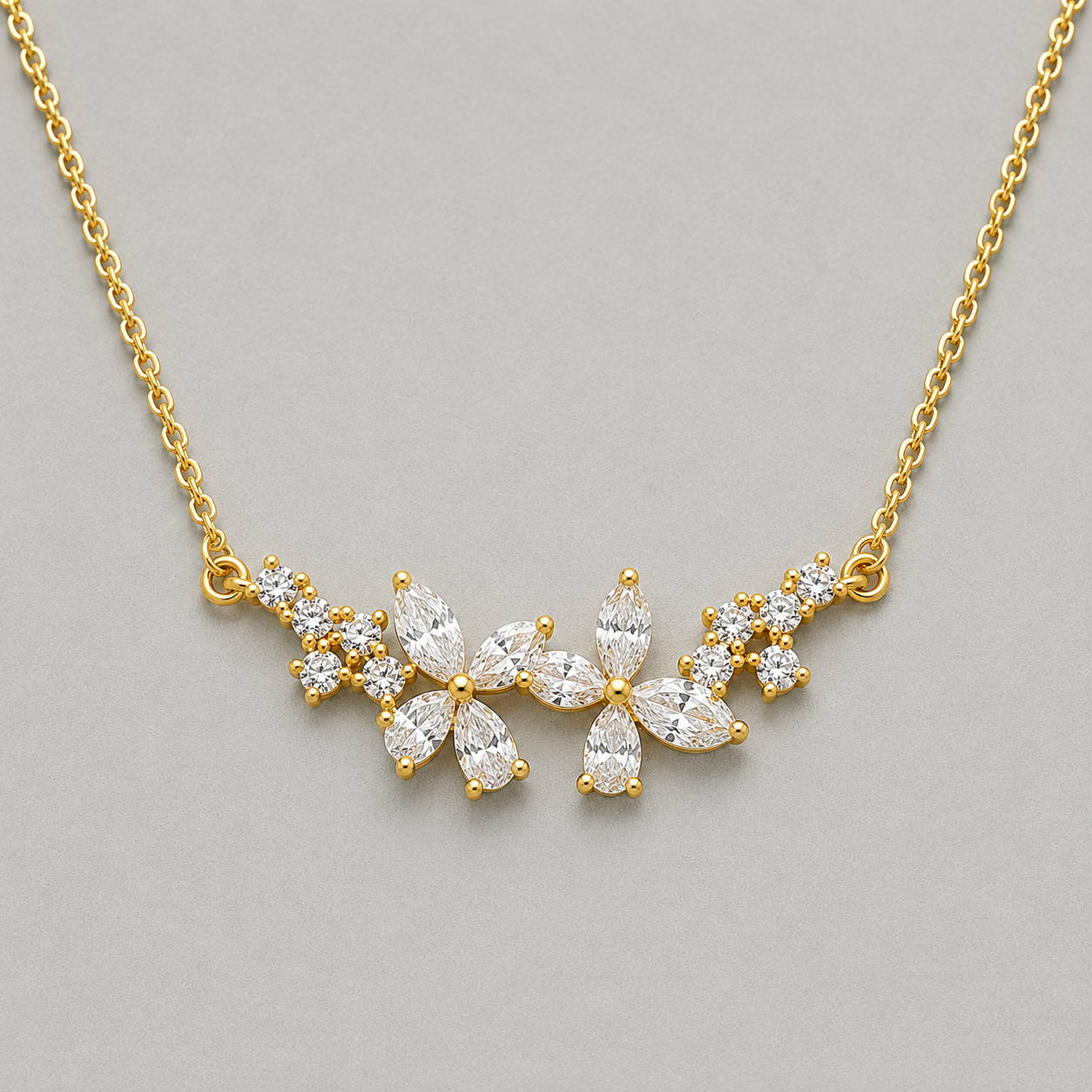 Sparkling Floral Silver Pendant Necklace - GOLD