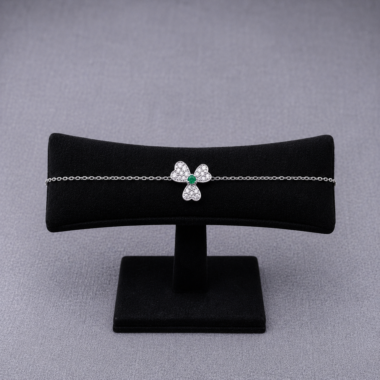 Three-Leaf Clover Jewelry Set Pavé-Set