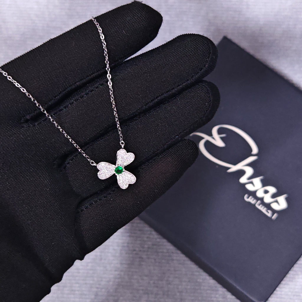 Three-Leaf Clover Jewelry Set Pavé-Set