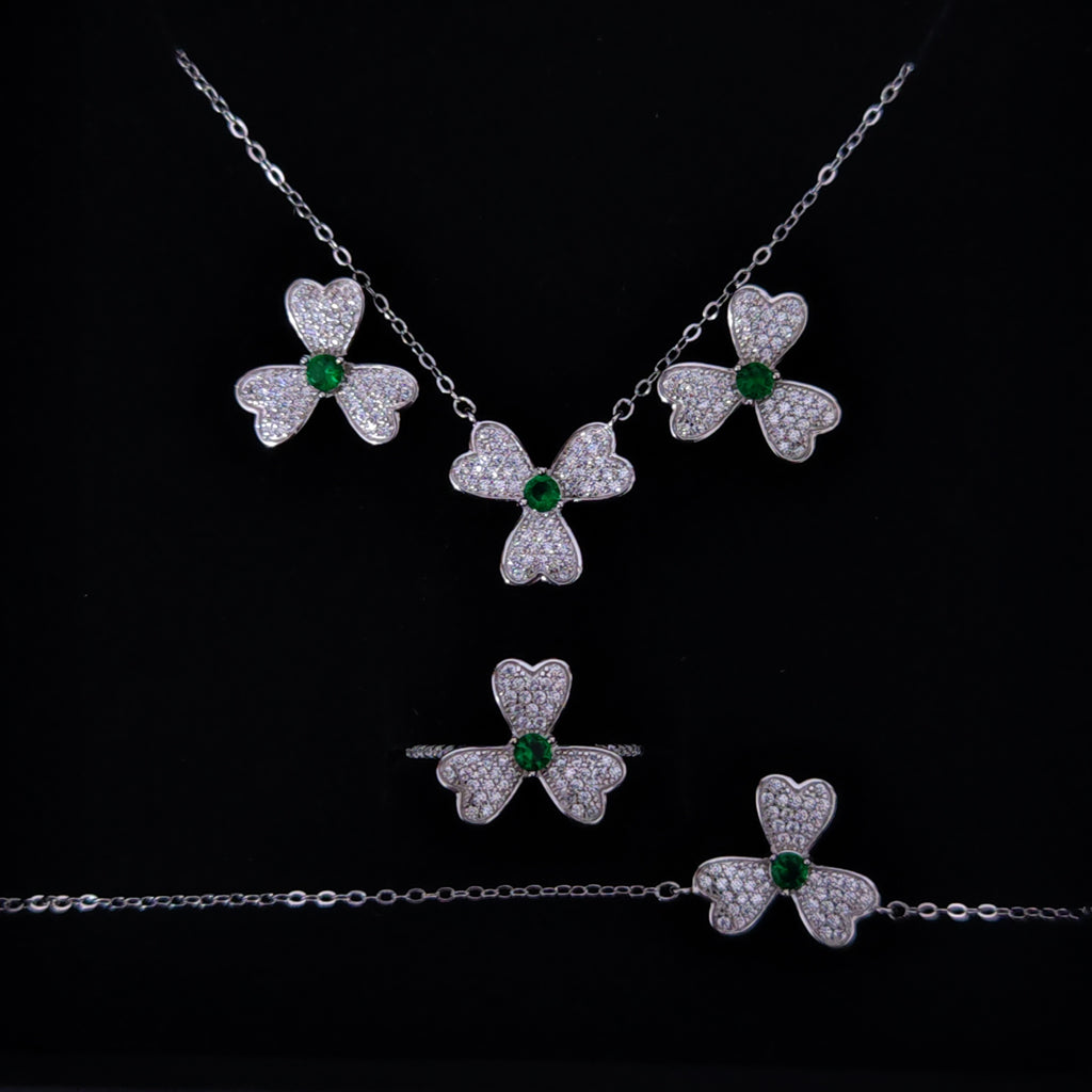 Three-Leaf Clover Jewelry Set Pavé-Set