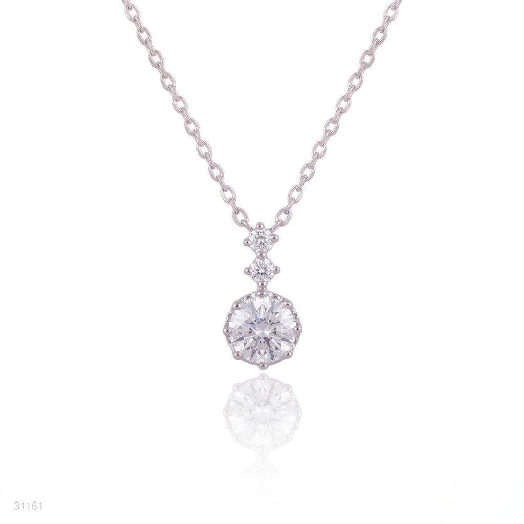 Radiant Silver Shooting Star Necklace – Ethereal Celestial Sparkle