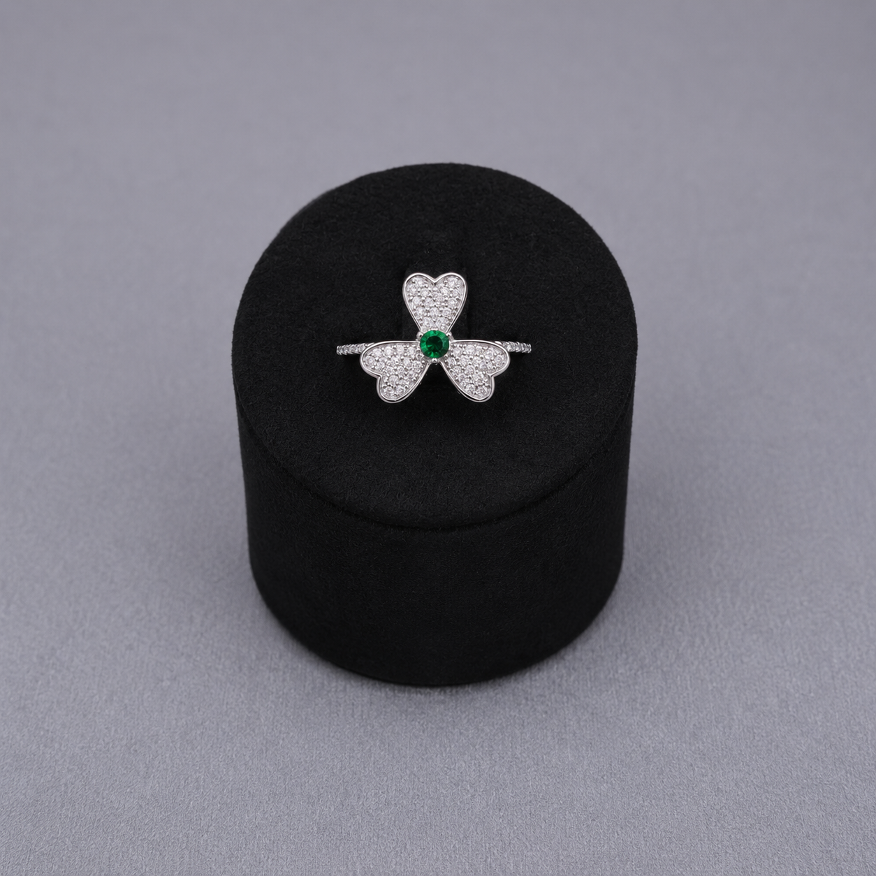 Three-Leaf Clover Jewelry Set Pavé-Set