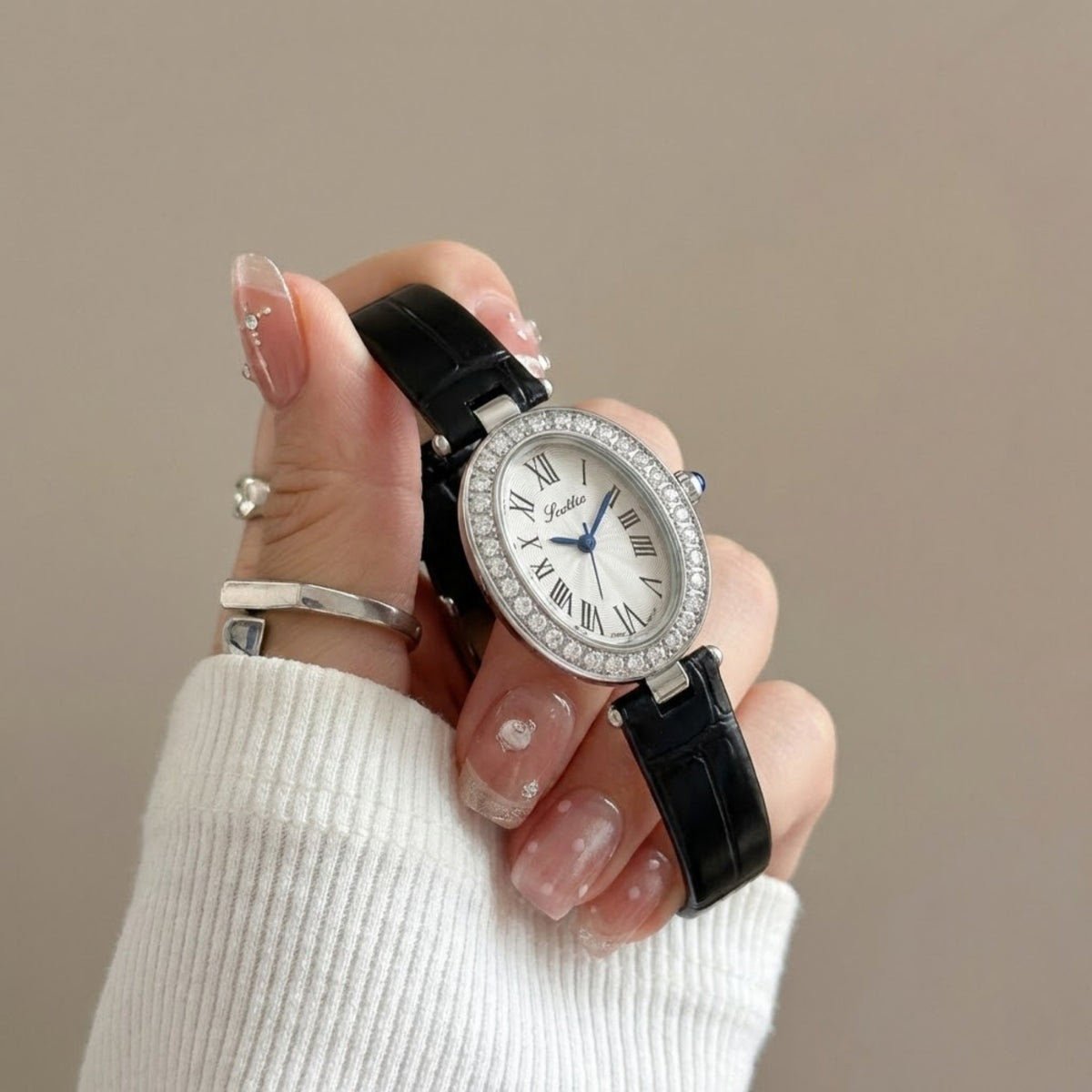 Scottie 9780 Women’s High-End Oval Watch – Elegant Leather Quartz Wristwatch - Black and Silver