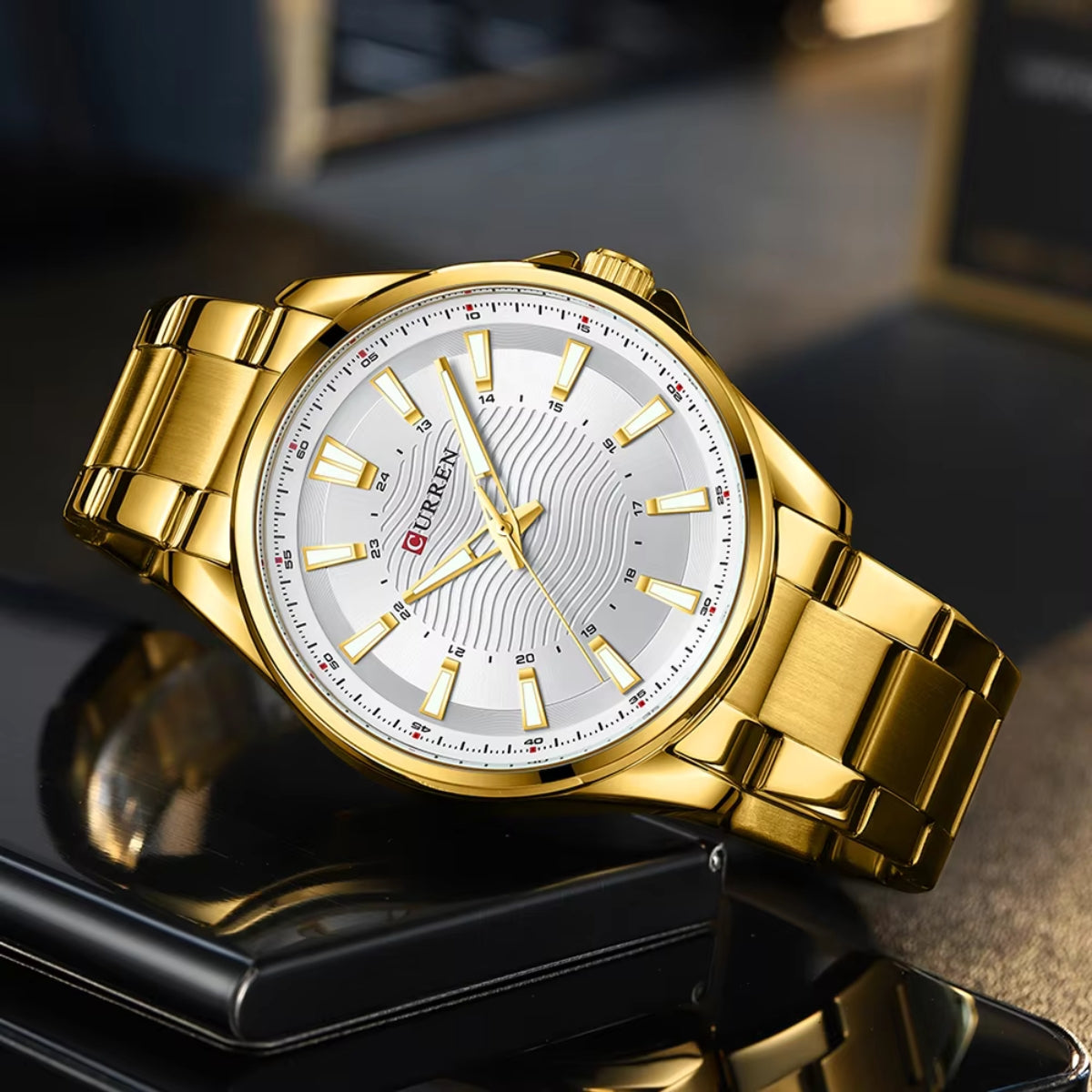 CURREN 8424 White Men's Stainless Steel Quartz Wristwatch