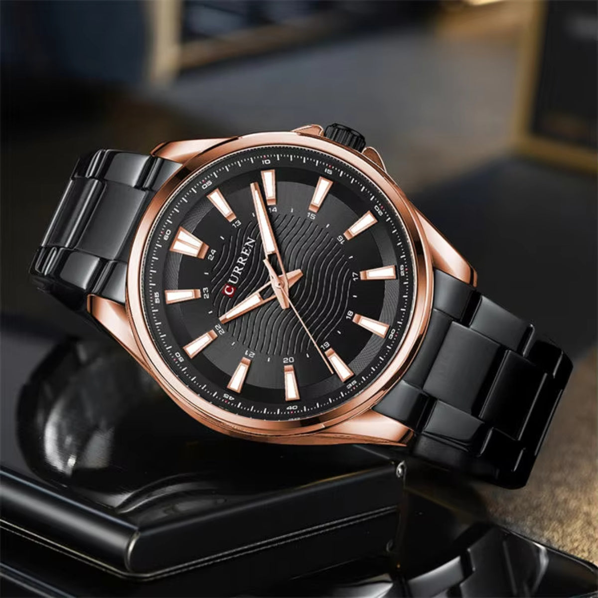 CURREN 8424 Men's Stainless Steel Quartz Wristwatch