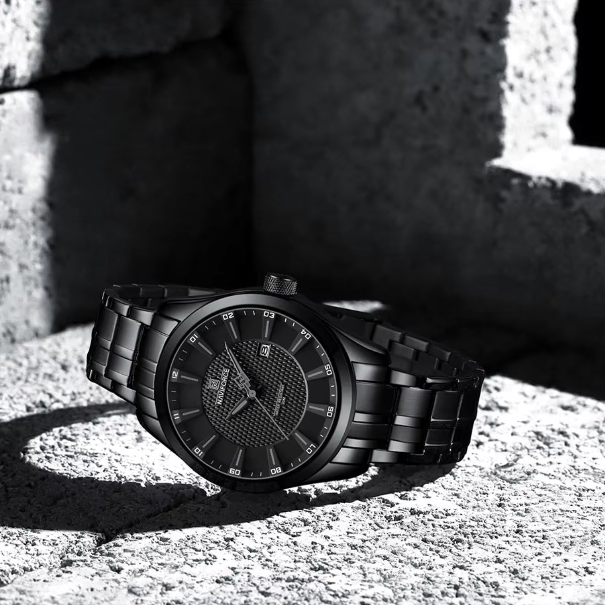 NAVIFORCE 8032 Men’s Stainless Steel Watch – Original Quartz Business Wristwatch - Black