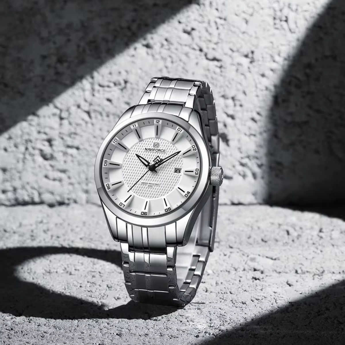 NAVIFORCE 8032 Men’s Stainless Steel Watch – Original Quartz Business Wristwatch - Silver and White