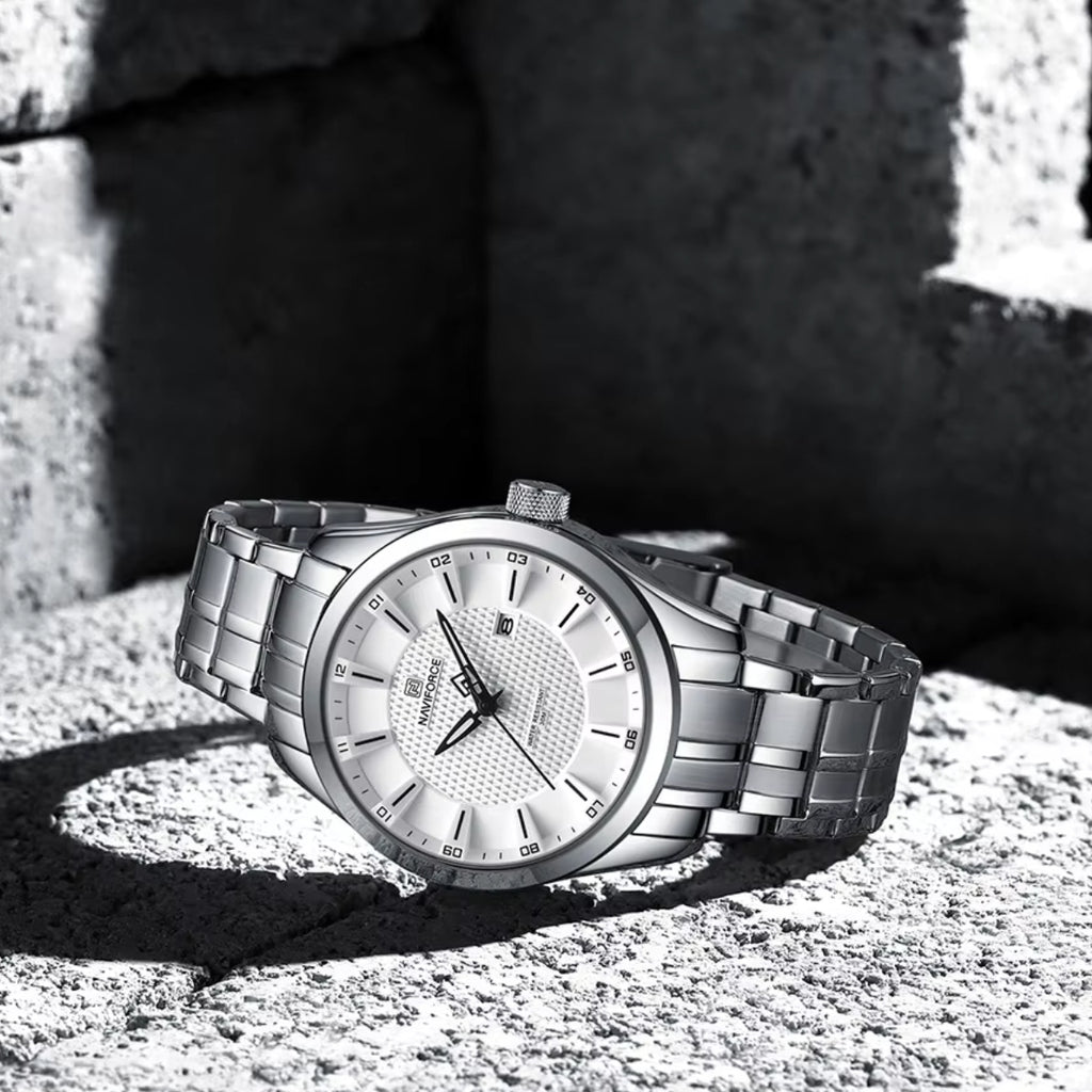 NAVIFORCE 8032 Men’s Stainless Steel Watch – Original Quartz Business Wristwatch - Silver and White