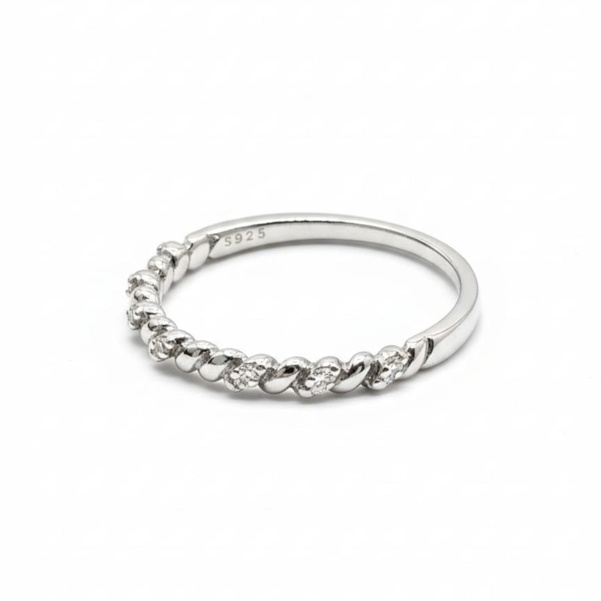 Elegant Twisted Rope Band with Shimmering Pavé