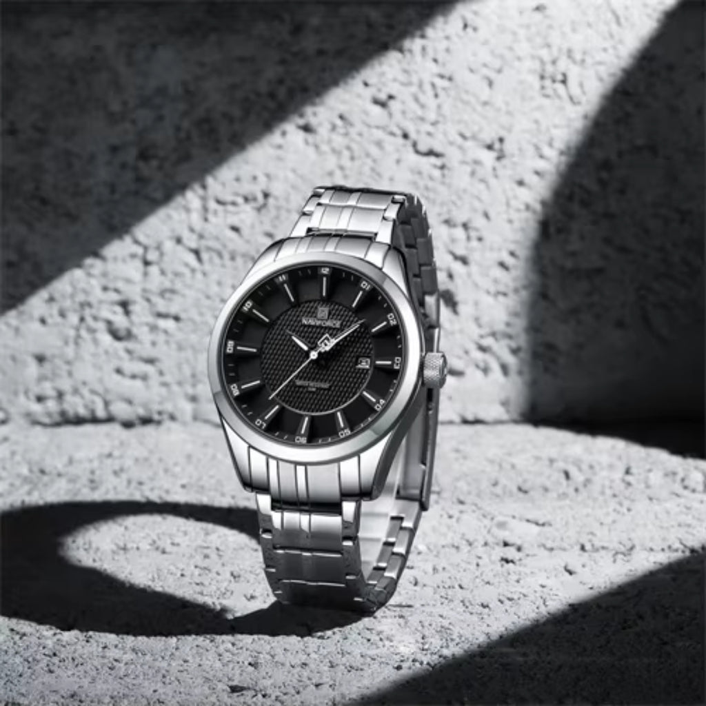 NAVIFORCE 8032 Men’s Stainless Steel Watch – Original Quartz Business Wristwatch - Black and SIlver
