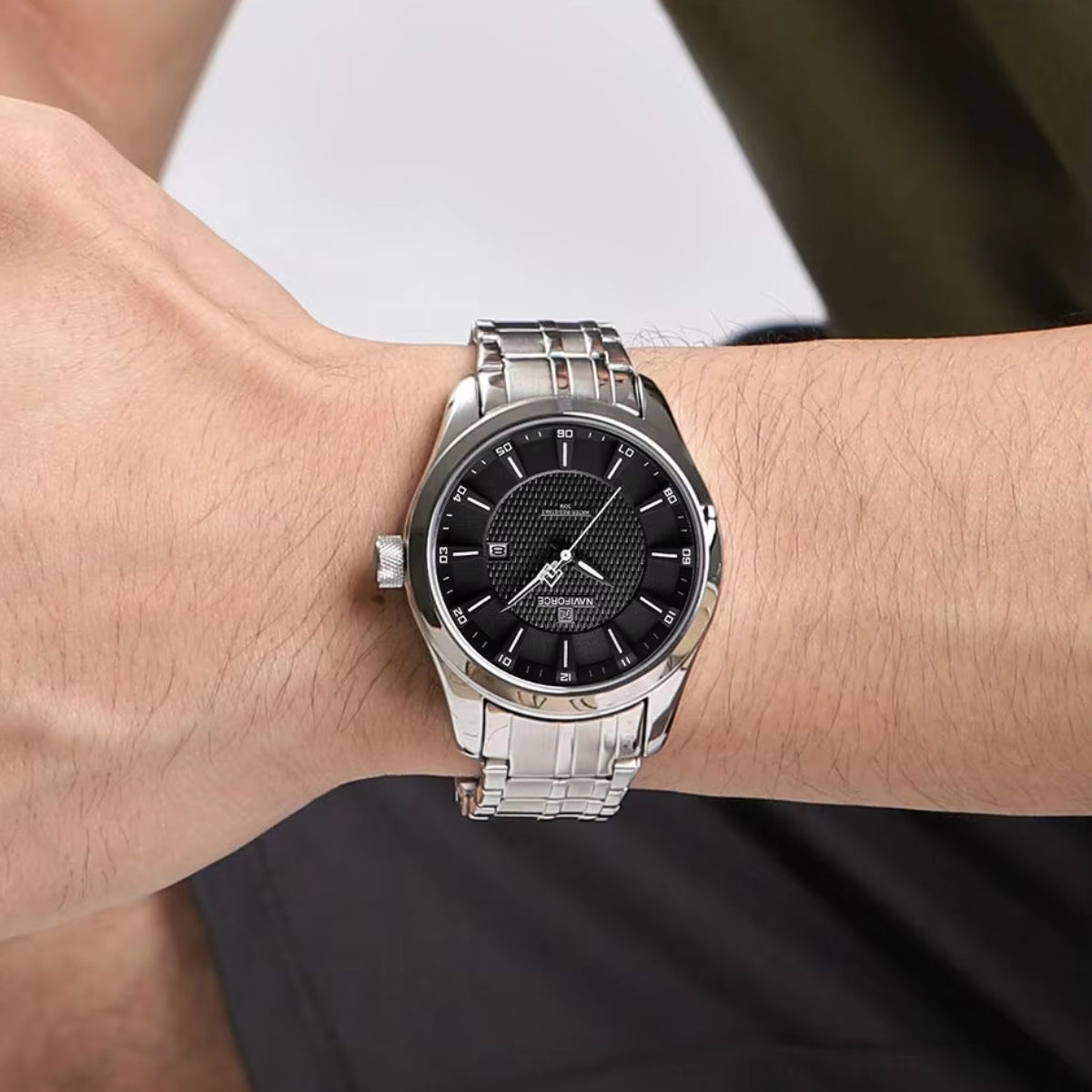 NAVIFORCE 8032 Men’s Stainless Steel Watch – Original Quartz Business Wristwatch - Black and SIlver