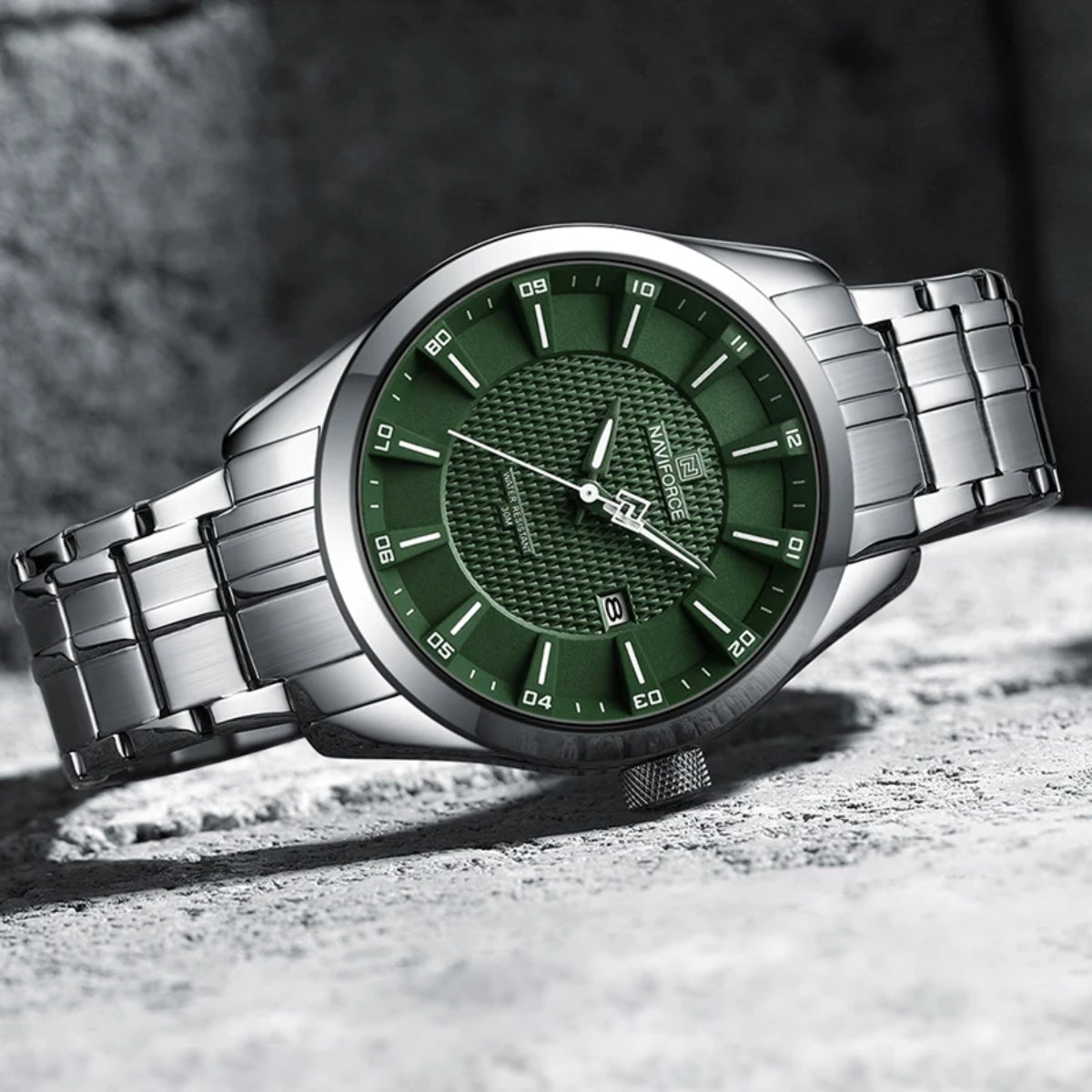 NAVIFORCE 8032 Men’s Stainless Steel Watch – Original Quartz Business Wristwatch - Silver and Green