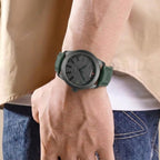 NAVIFORCE 9202L Men’s Fashion Quartz Watch – Waterproof Analog Sport Wristwatch with Leather Strap & Date Green