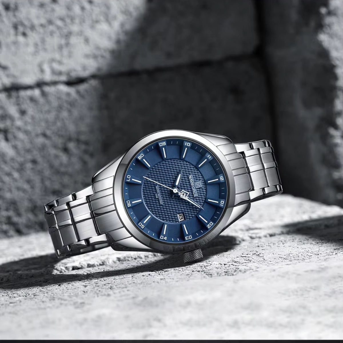 NAVIFORCE 8032 Men’s Stainless Steel Watch – Original Quartz Business Wristwatch - Silver and Blue