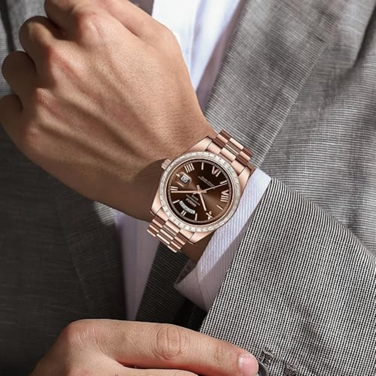 NIBOSI 2628 Luxury Men’s Quartz Watch – Faceted Crystal Bezel & Sunburst Dial Precision Business Timepiece Rose Gold Brown