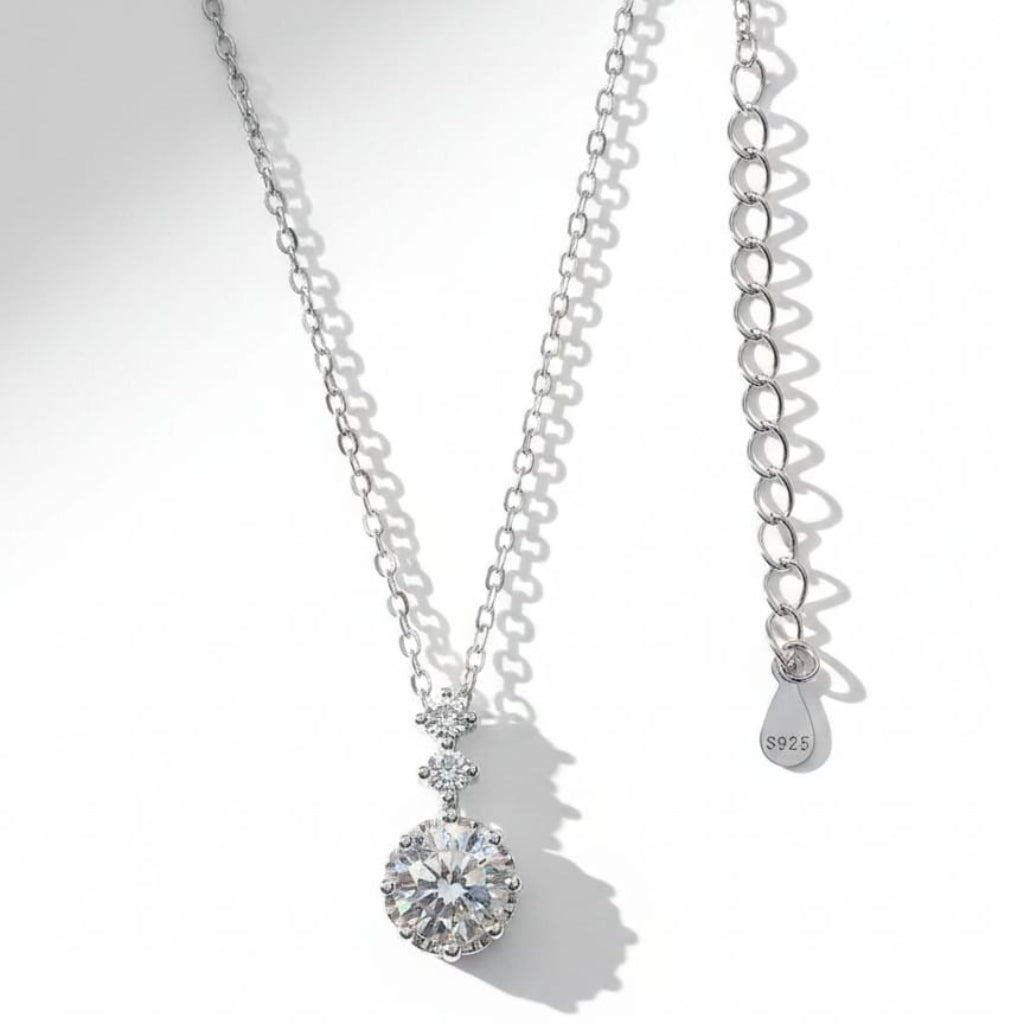 Radiant Silver Shooting Star Necklace – Ethereal Celestial Sparkle