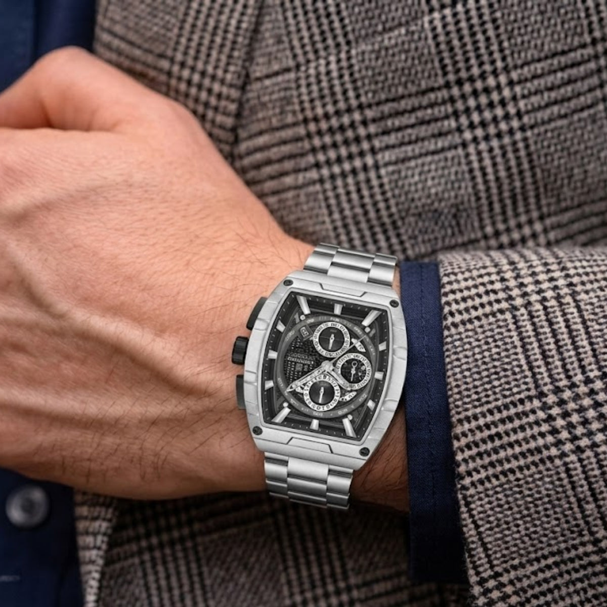 NAVIFORCE 8066 Luxury Chronograph Men's Watch – Heavy Duty Stainless Steel 3-Dial Quartz Sport Wristwatch with Date Display Black Silver