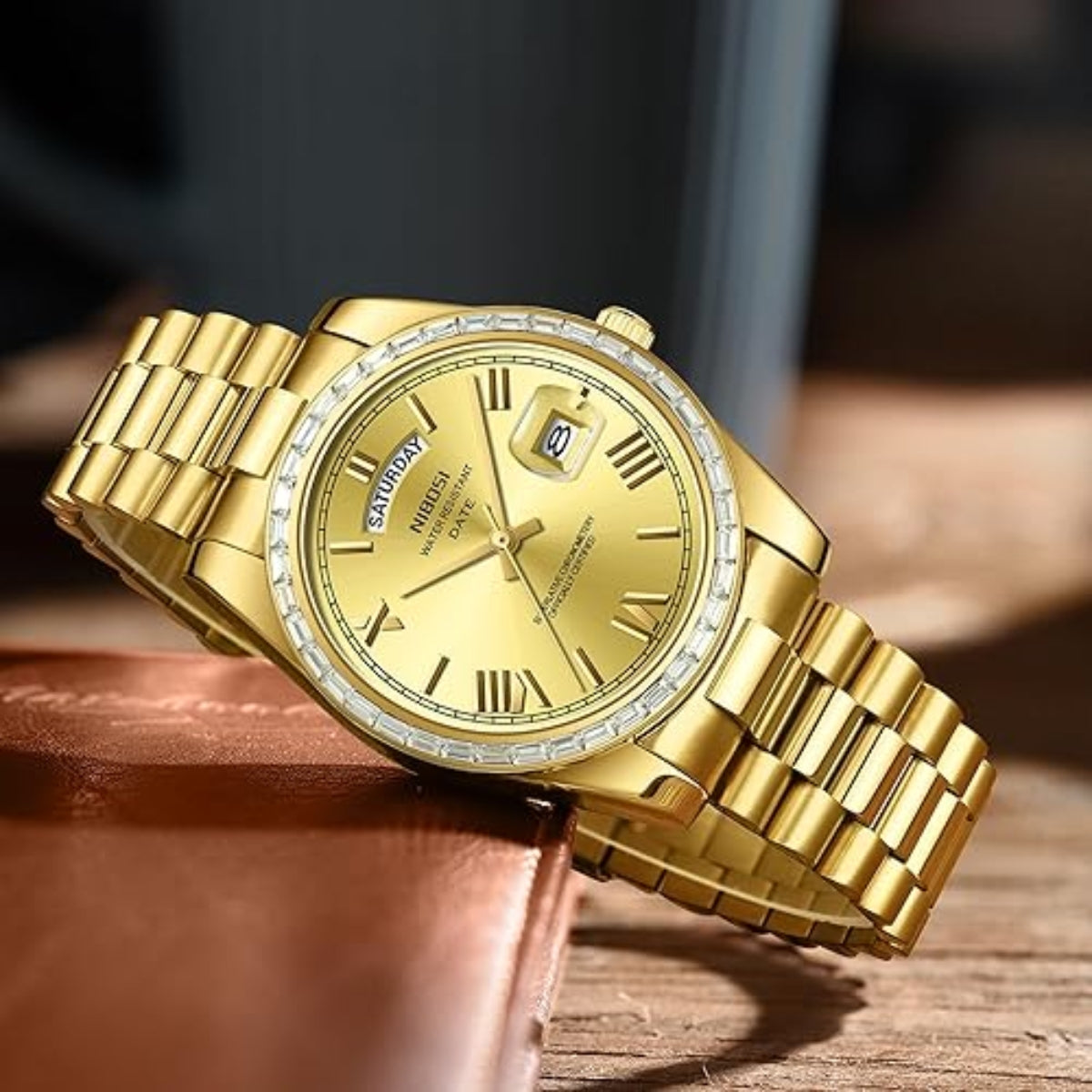 NIBOSI 2628 Luxury Men’s Quartz Watch – Faceted Crystal Bezel & Sunburst Dial Precision Business Timepiece Gold