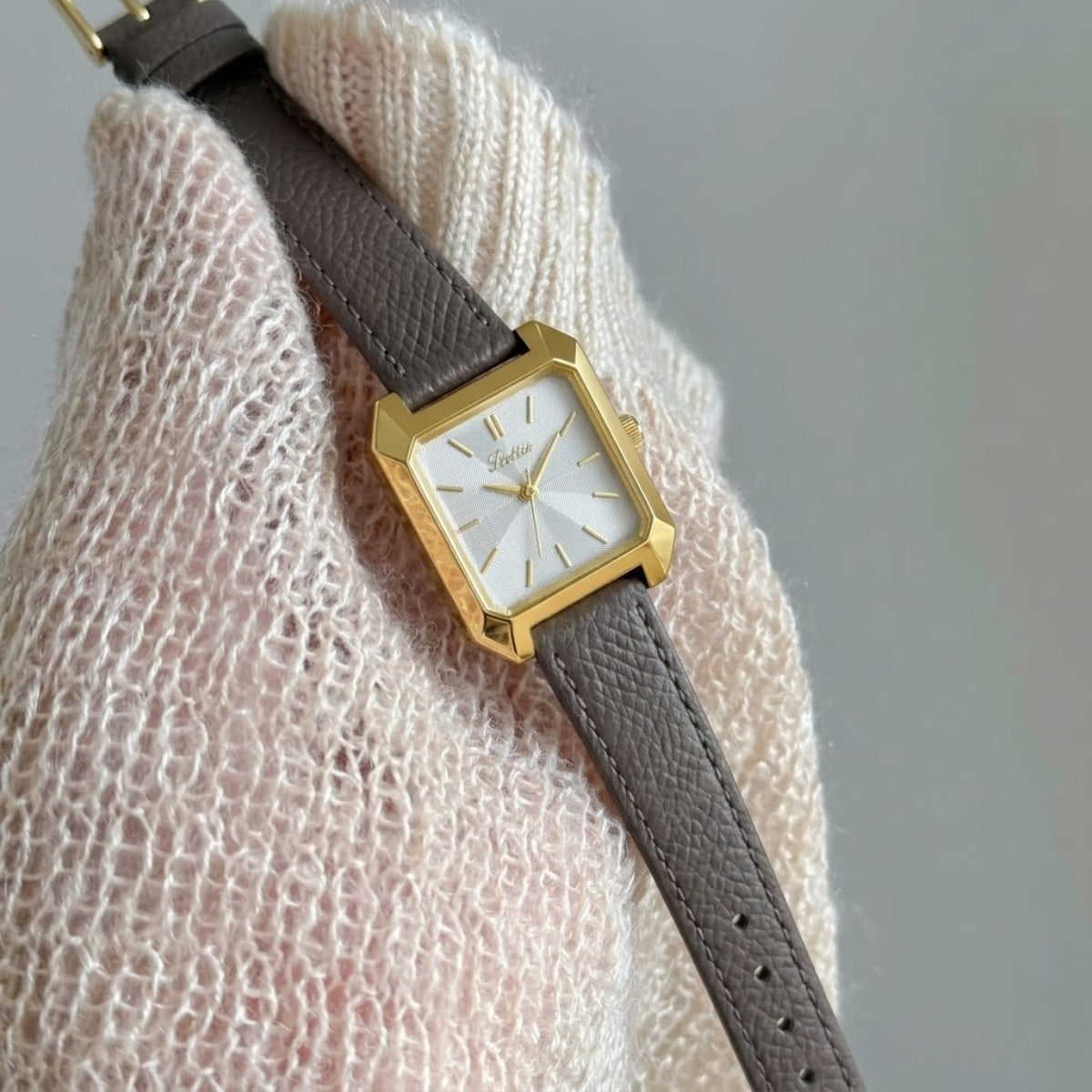 Scottie 9153 Women’s Square Leather Watch – Luxury Quartz Water-Resistant Wristwatch for Ladies White