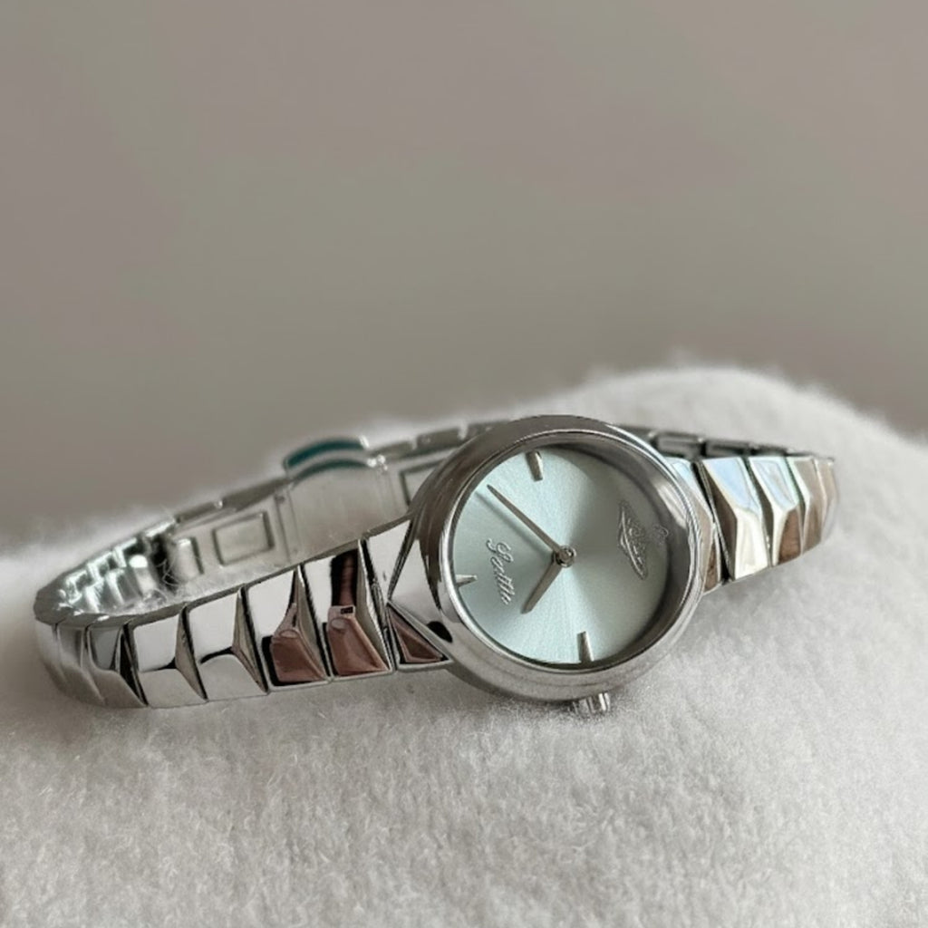 Scottie 9782 Women’s Snakebone Bracelet Watch – New Luxury Fashion Wristwatch  Silver and Blue