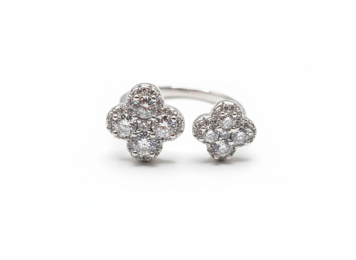 Double Clover Ring