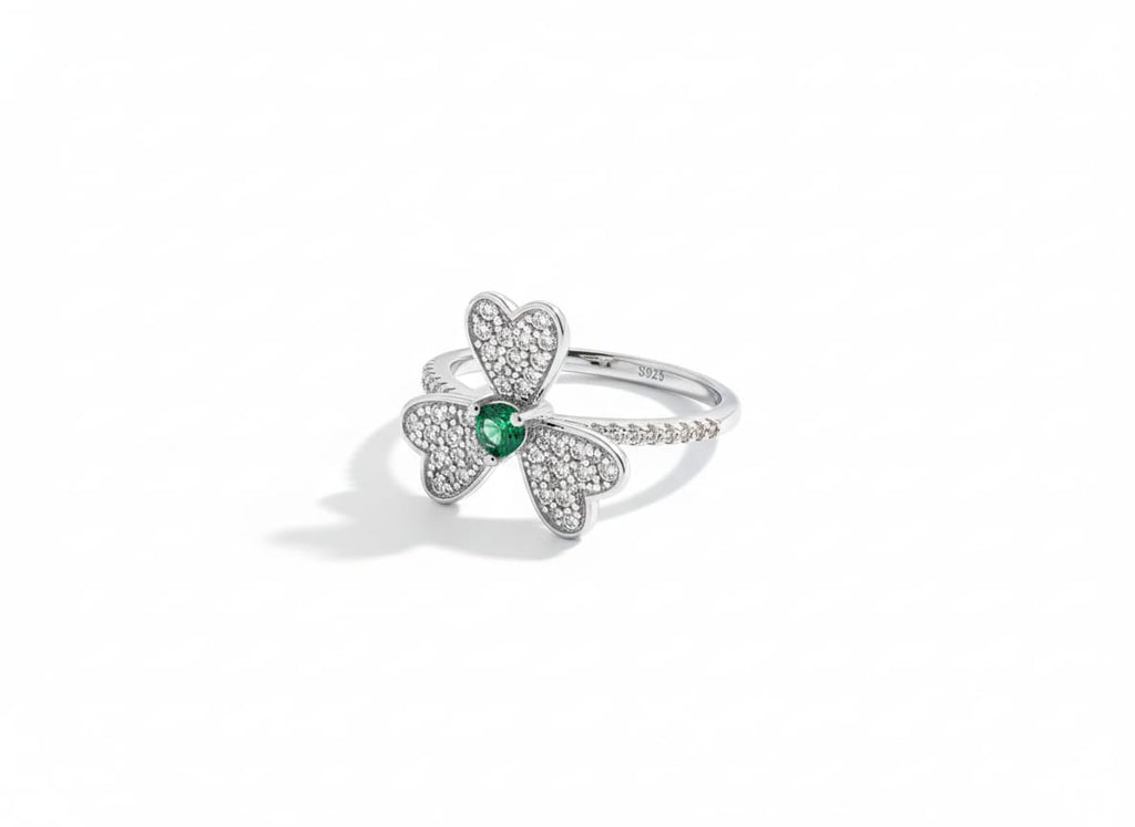 Three-Leaf Clover Jewelry Set Pavé-Set