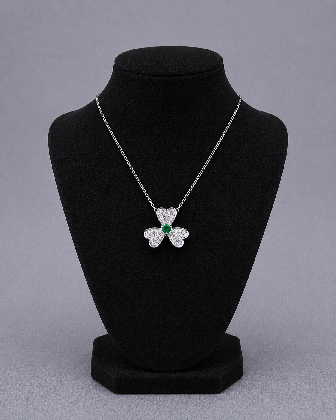 Three-Leaf Clover Jewelry Set Pavé-Set